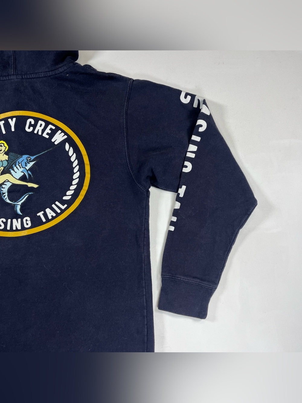 Salty Crew Chasing Tail Black Sweatshirt Hoodie Graphic Logo Fish Men’s S - Picture 3 of 13